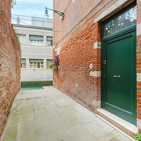 Casa Aurora - Canal View & 5 Min From Accademia Bridge *