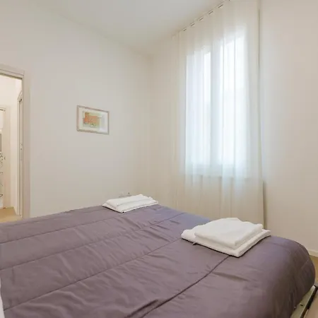 Casa Aurora - Canal View & 5 Min From Accademia Bridge Apartamento