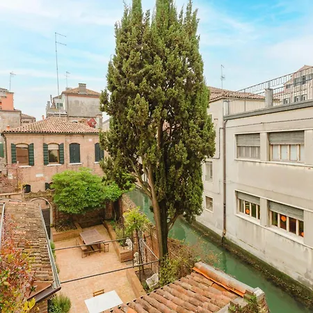 Casa Aurora - Canal View & 5 Min From Accademia Bridge *