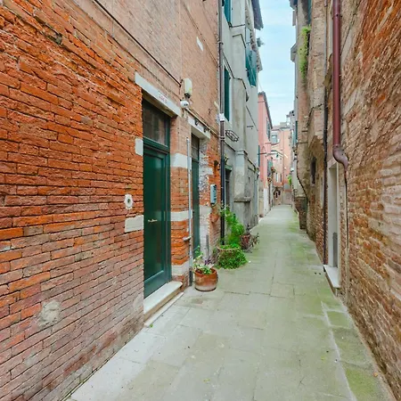 Casa Aurora - Canal View & 5 Min From Accademia Bridge